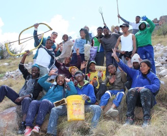 Hans Botha, Tarka school pupils and helpers painted the town's name on the mountain 